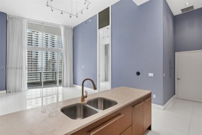 Comprar apartamento no Icon Brickell Tower I 2812