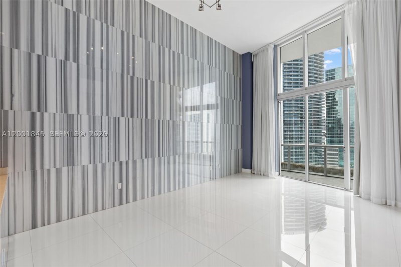 Condo for sale at Icon Brickell Tower I 2812