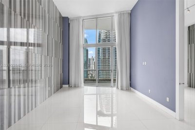Comprar apartamento no Icon Brickell Tower I 2812