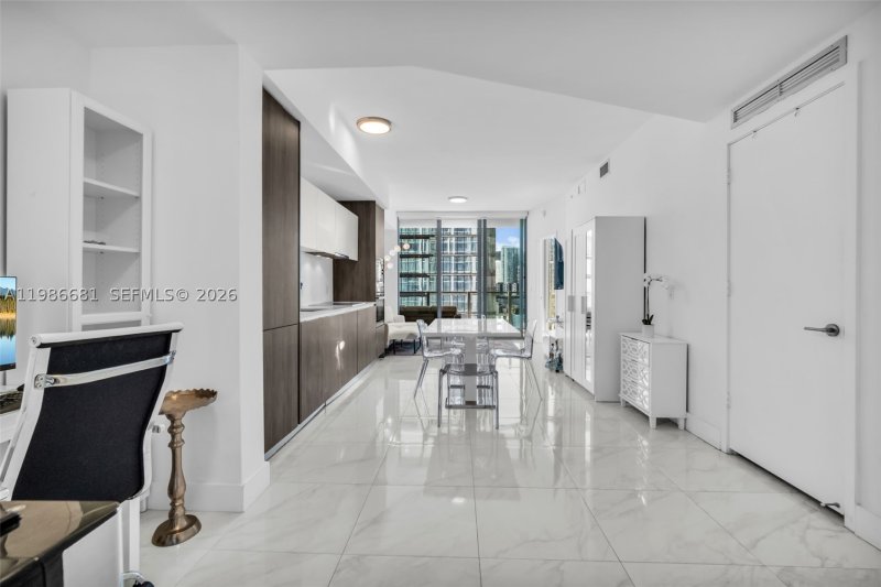 Comprar apartamento en Biscayne Beach 1408