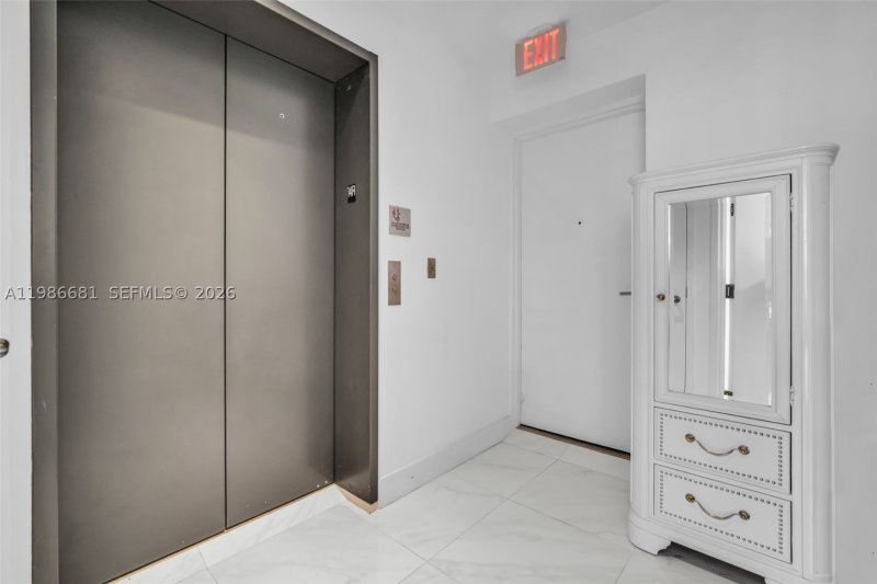 Comprar apartamento en Biscayne Beach 1408