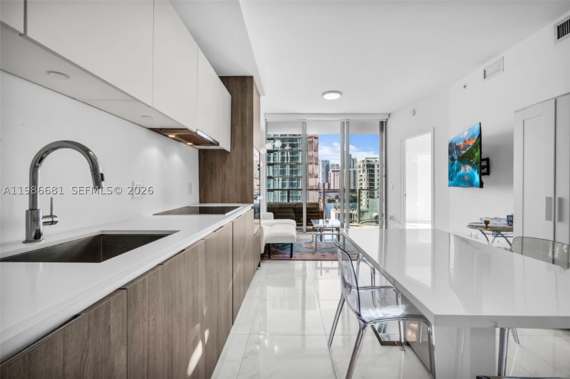 Comprar apartamento en Biscayne Beach 1408