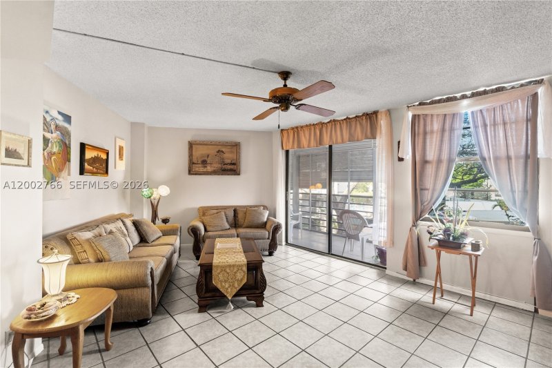 Condo for sale at Biscaya 405