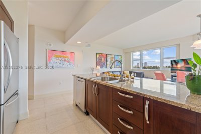 Comprar apartamento no Turnberry Village 610