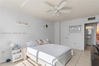 Comprar apartamento en Admirals Port Condos 502E