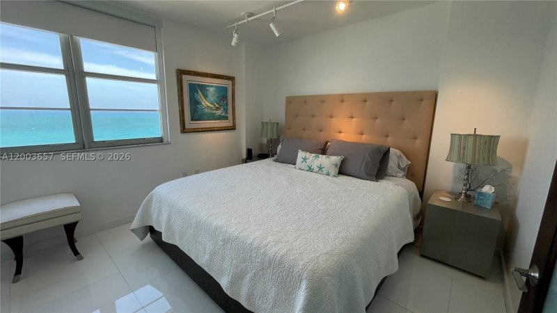 Apartment for rent at Arlen Beach 1714