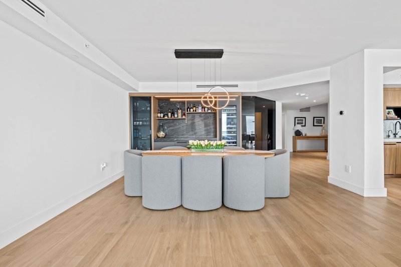 Comprar apartamento no Peninsula II 2906
