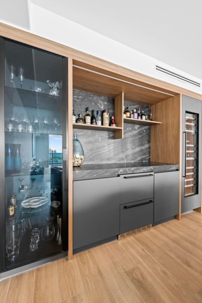 Comprar apartamento no Peninsula II 2906