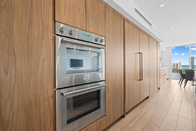 Comprar apartamento no Peninsula II 2906