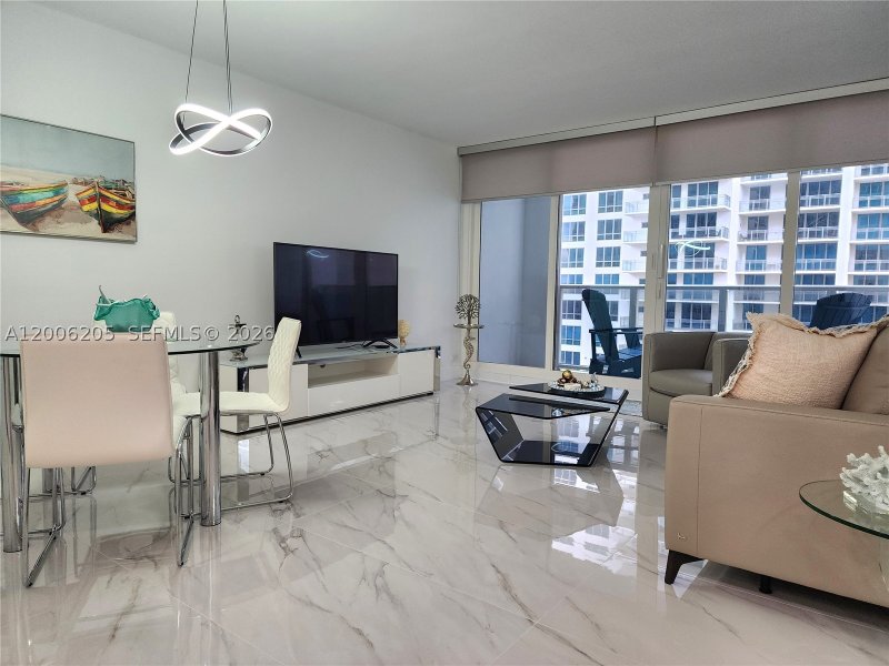 Apartment for rent at Alexander Towers 719