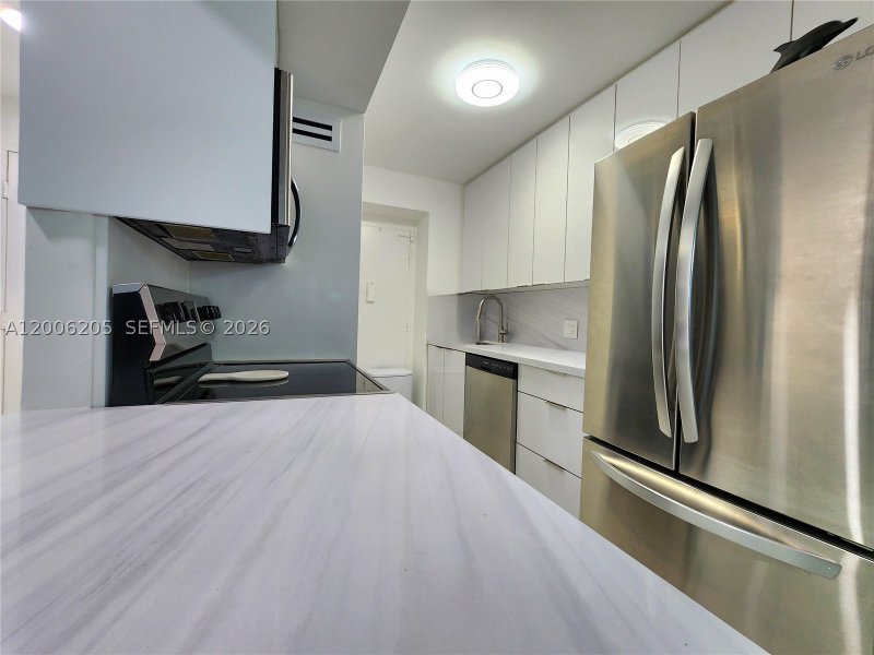 Apartment for rent at Alexander Towers 719