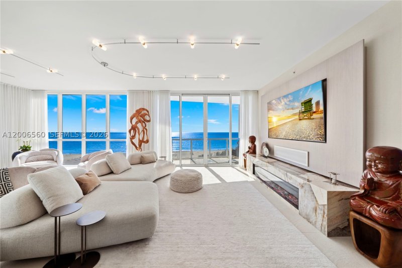 Condo for sale at Continuum II North 1201/08