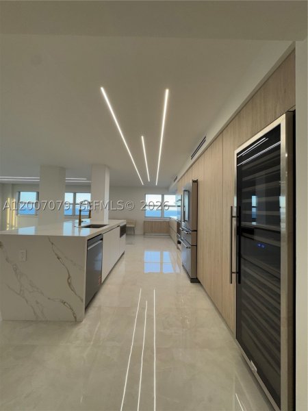 Condo for sale at Southpoint Towers 901N