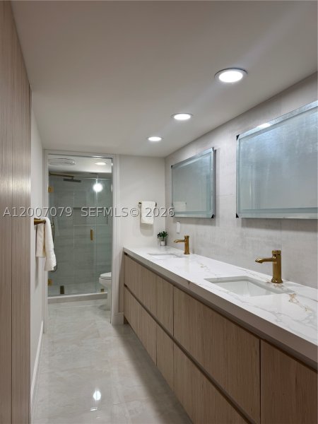 Condo for sale at Southpoint Towers 901N