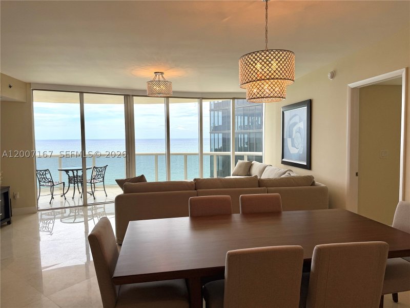 Apartment for rent at Ocean Four 2305
