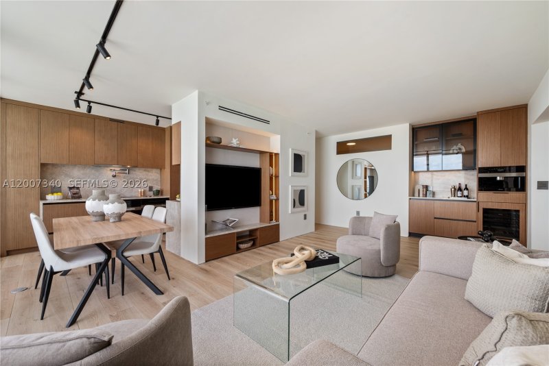 Comprar apartamento en Akoya 3904