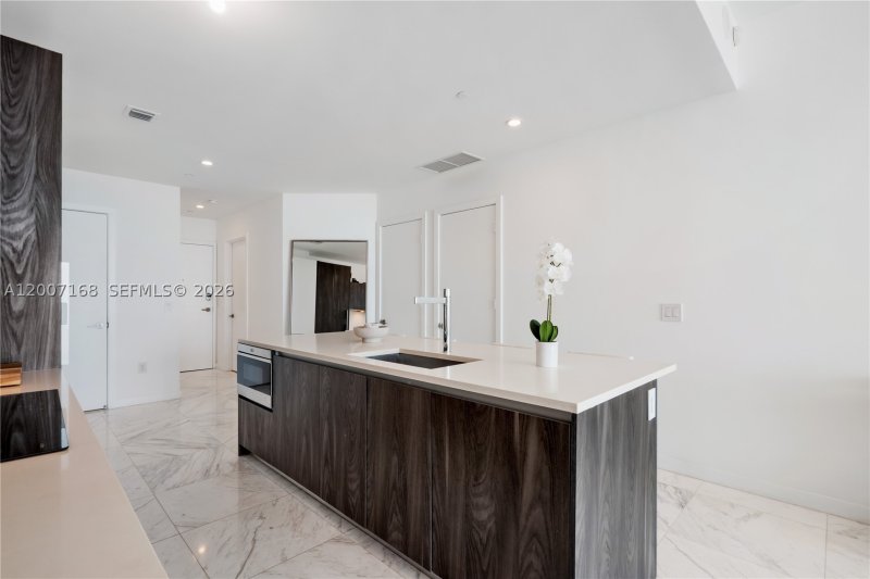 Condo for sale at Gran Paraiso 2405