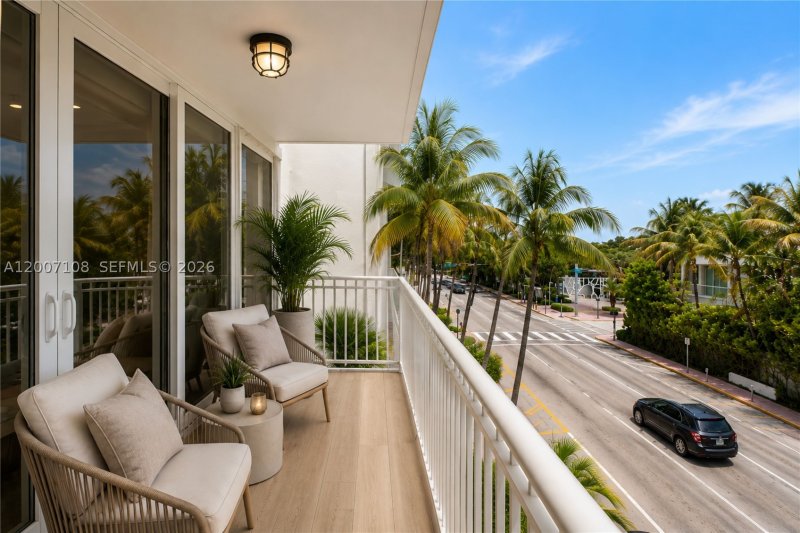 Condo for sale at Collins Park 401