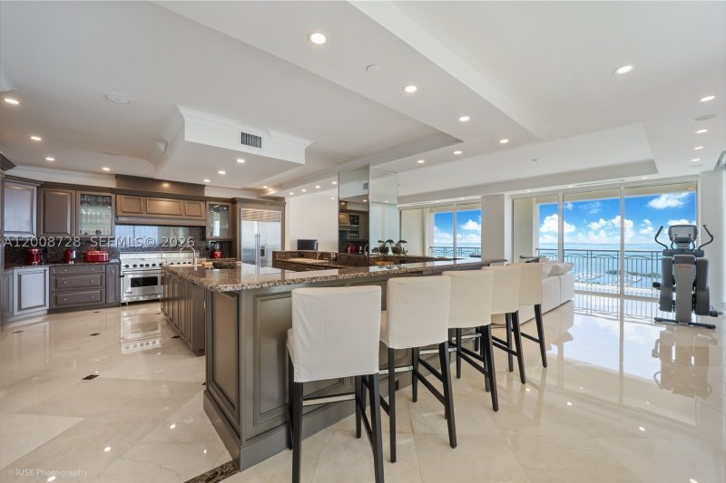 Apartment for rent at Ritz Carlton Coconut Grove 2202