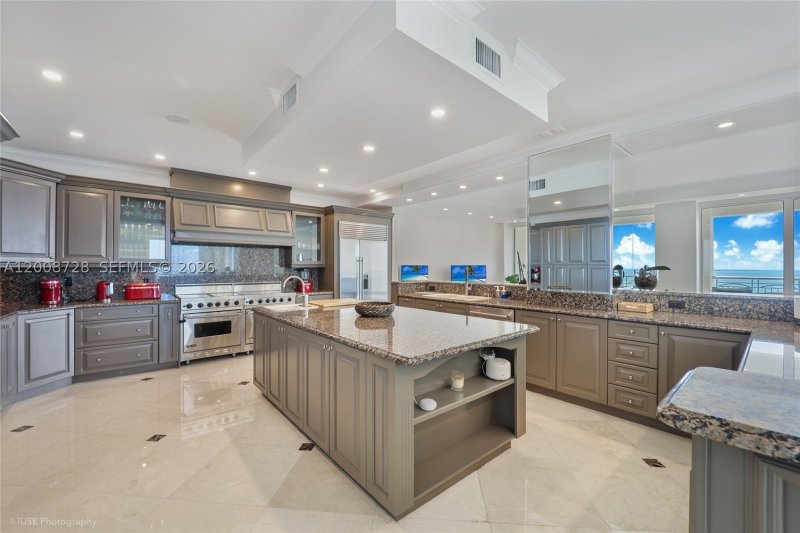 Apartment for rent at Ritz Carlton Coconut Grove 2202