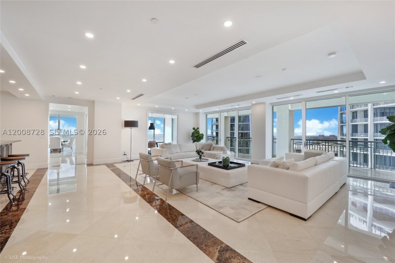 Apartment for rent at Ritz Carlton Coconut Grove 2202