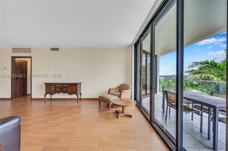 Condo for sale at Williams Island 2800 603