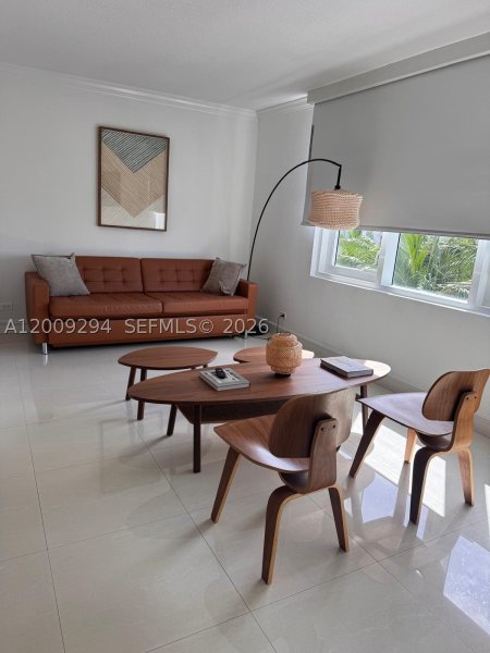 Condo for sale at Roney Palace 427