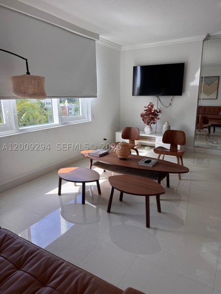 Condo for sale at Roney Palace 427