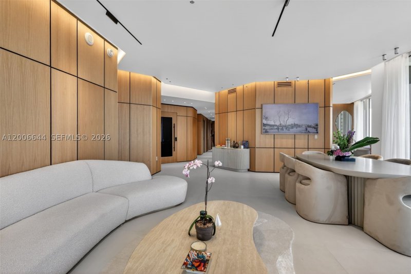 Condo for sale at Bellini at Williams Island 904