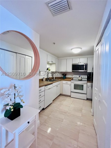Apartment for rent at Vue at Brickell 1903