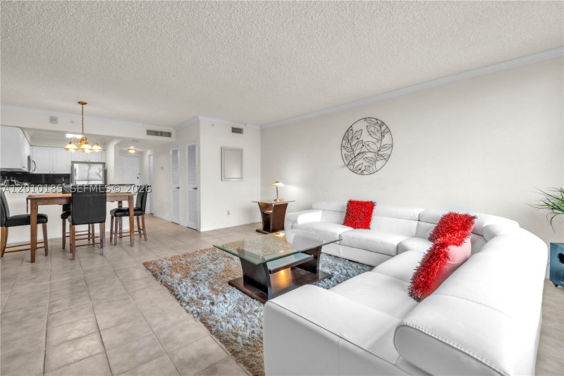 Apartment for rent at The Wave Condo 727(Availabl