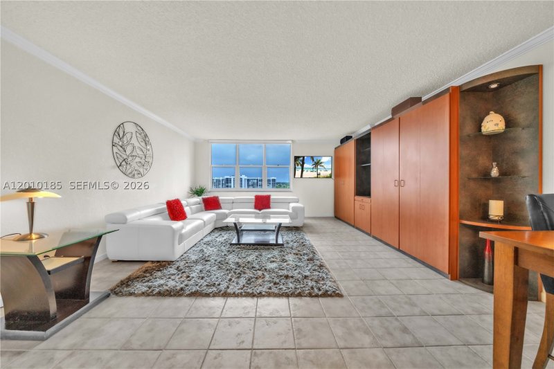 Apartment for rent at The Wave Condo 727(Availabl