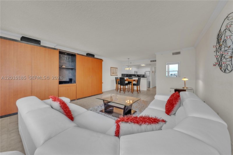Apartment for rent at The Wave Condo 727(Availabl