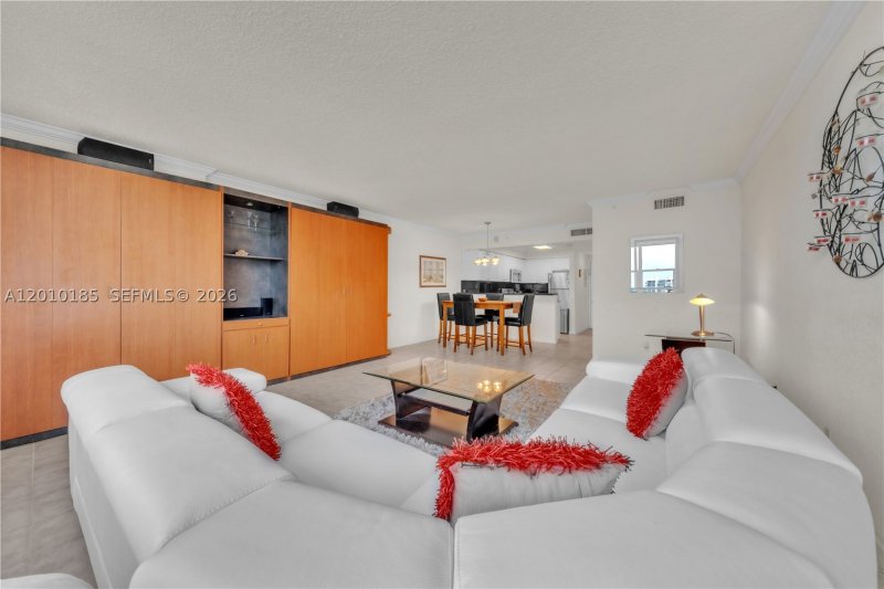 Apartment for rent at The Wave Condo 727(Availabl