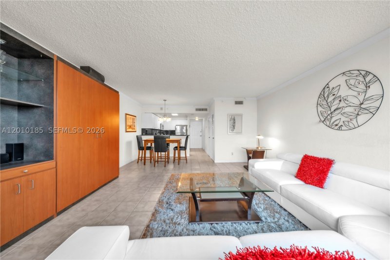 Apartment for rent at The Wave Condo 727(Availabl