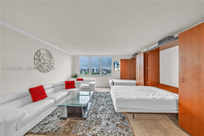 Apartment for rent at The Wave Condo 727(Availabl