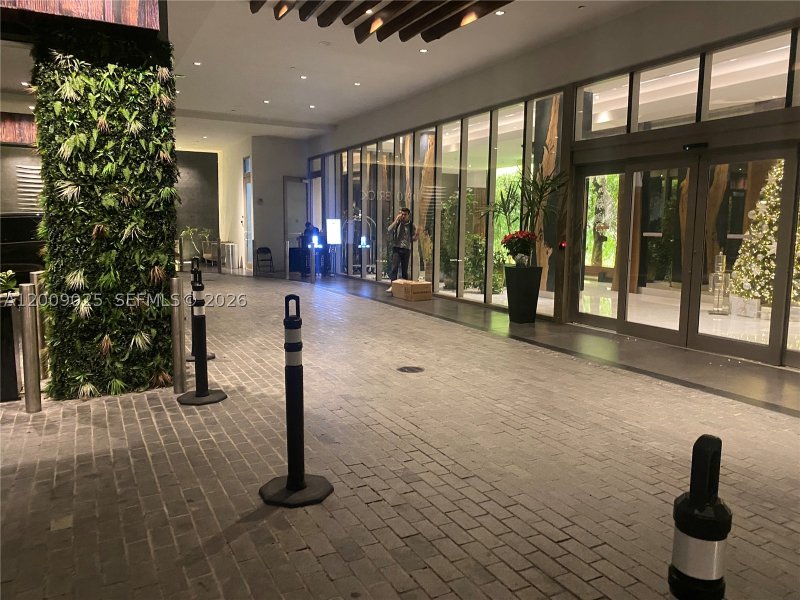 Apartment for rent at 1010 Brickell 2910