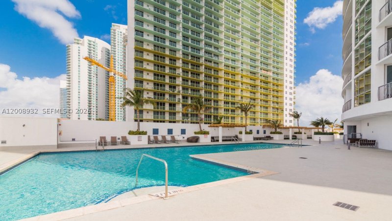 Apartment for rent at Opera Tower 2514
