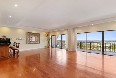 Comprar apartamento en The Cricket Club PH01