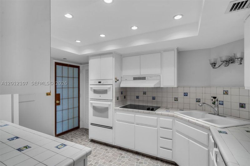 Condo for sale at Island House 407