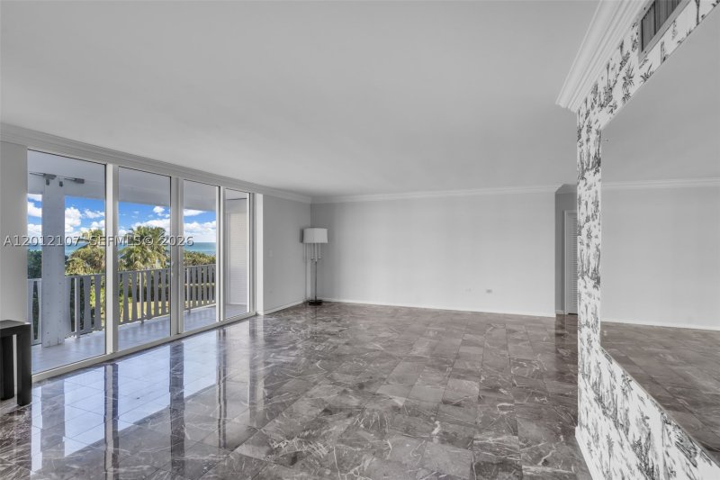 Condo for sale at Island House 407