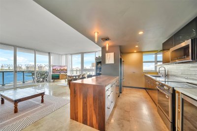 Comprar apartamento en Blue Bay Tower 1501