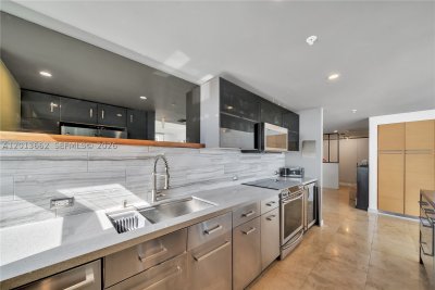Comprar apartamento en Blue Bay Tower 1501