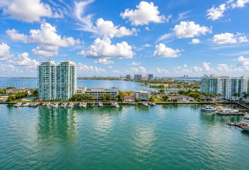 Comprar apartamento en Blue Bay Tower 1501