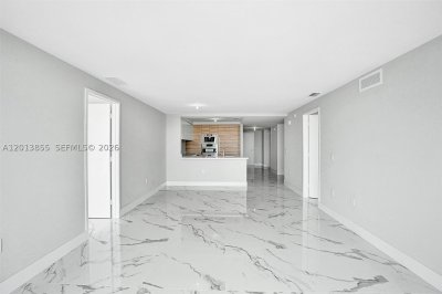 Comprar apartamento en Parque Towers at St. Tropez 5-2205
