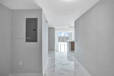 Comprar apartamento en Parque Towers at St. Tropez 5-2205