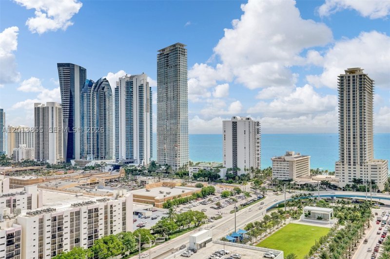 Comprar apartamento en Parque Towers at St. Tropez 5-2205