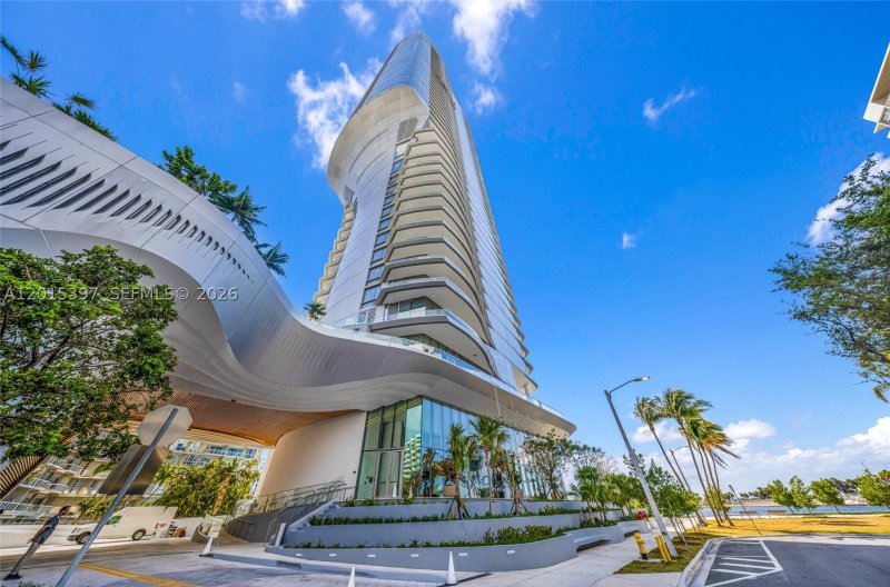Alquiler de apartamento en Una Residences at Brickell 1203