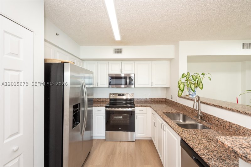Aluguel de apartamento no Mark on Brickell 609
