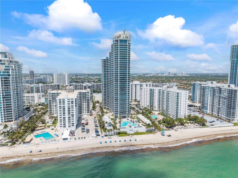 Condo for sale at Ocean Palms 2705